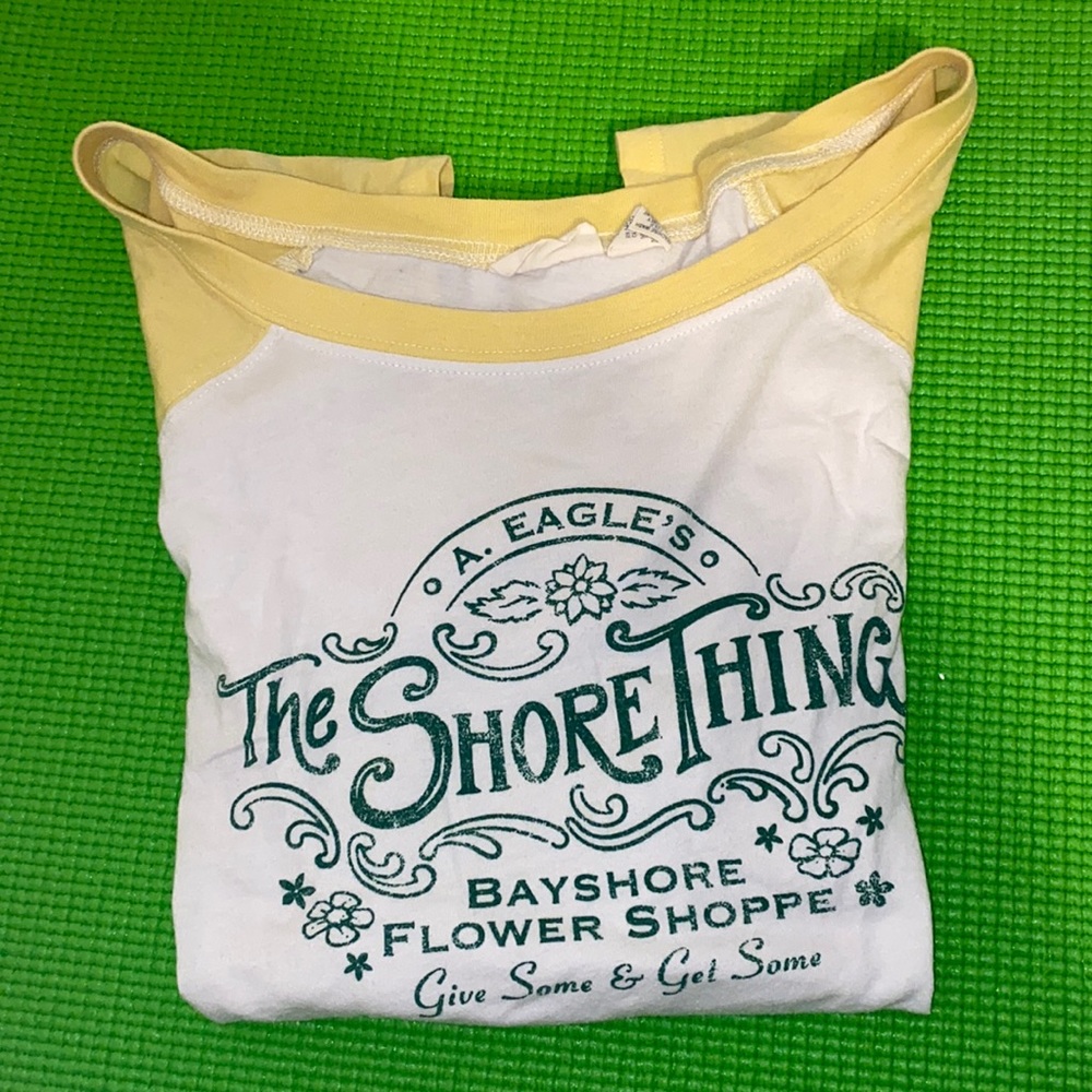American Eagle short sleeve tee